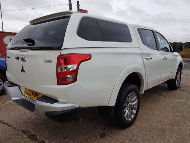 2015 Mitsubishi L200 2.4 Double Cab DI-D 178 Warrior 4WD