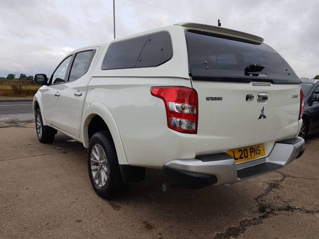 2015 Mitsubishi L200 2.4 Double Cab DI-D 178 Warrior 4WD