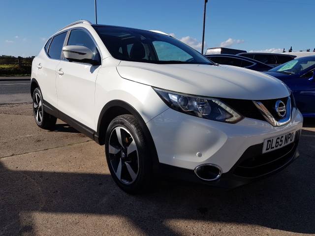 Nissan Qashqai 1.5 dCi N-Tec+ 5dr Hatchback Diesel White
