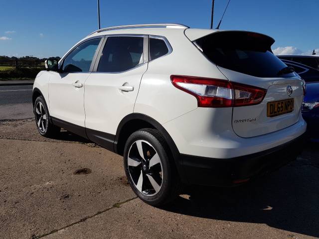 2015 Nissan Qashqai 1.5 dCi N-Tec+ 5dr