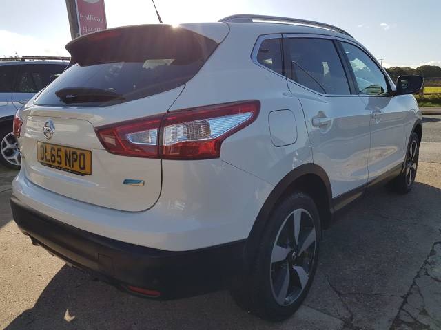 2015 Nissan Qashqai 1.5 dCi N-Tec+ 5dr